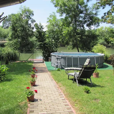 Gyoengyhaz Nyaralo Villa Gyomaendrod Exterior photo