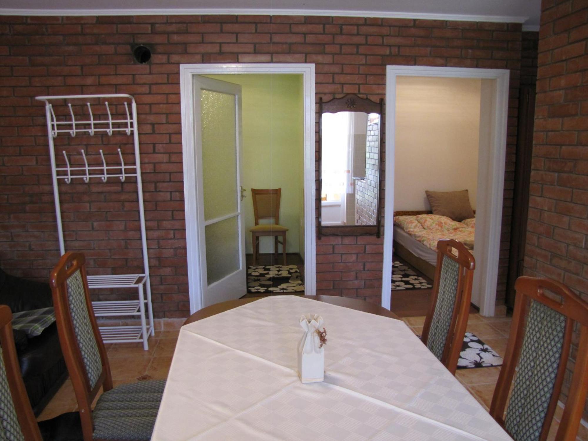 Gyoengyhaz Nyaralo Holiday home *
